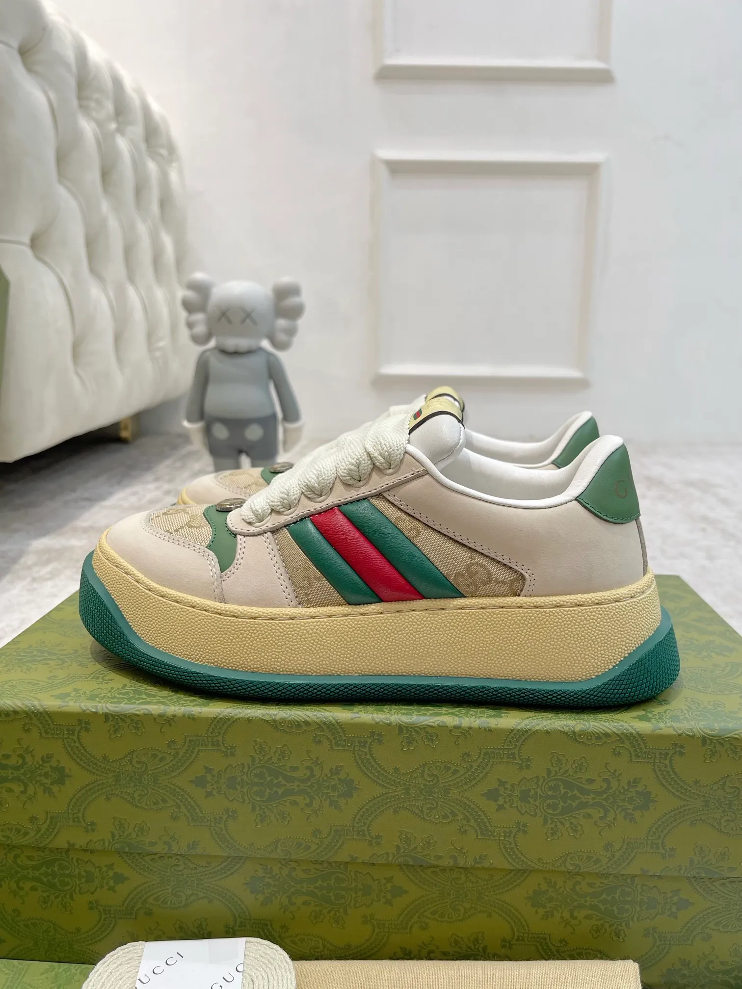 👟👟Ex-factory price 660👟👟Gucci's latest chubby thick-soled dirty shoes~~couple casual shoes, 6cm height-increasing shoes~~ The upper is stained cowhide stitched with classic double G cloth fabric, the terry cloth is delicate and sweat-absorbent and breathable, the foot pad is integrated with latex injection molding, 6cm thick T👟👟Ex-factory price U two-color sole✅ 35-40